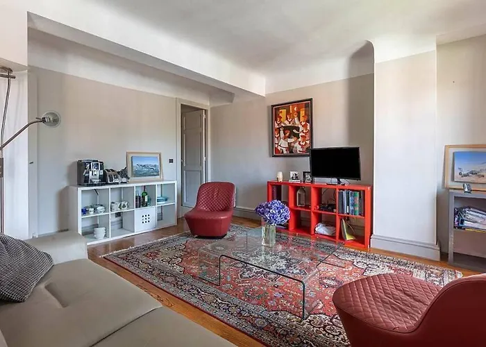 Apartman Exceptionnel 3 Pieces Art Deco En Dernier Etage Avec Garage Prive Centre Biarritz