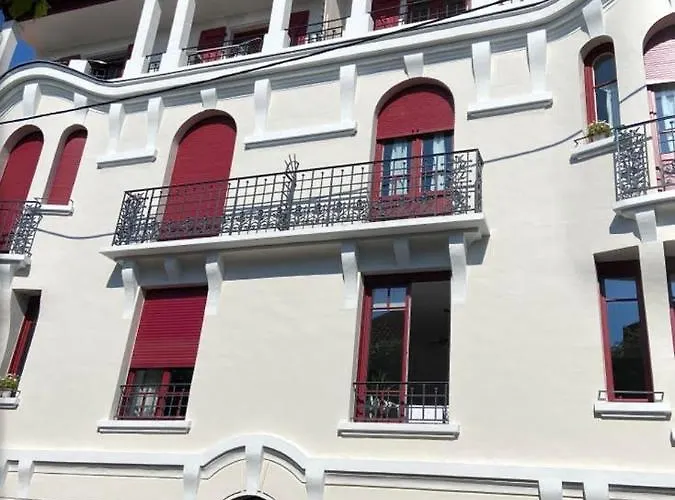Exceptionnel 3 Pieces Art Deco En Dernier Etage Avec Garage Prive Centre * Biarritz