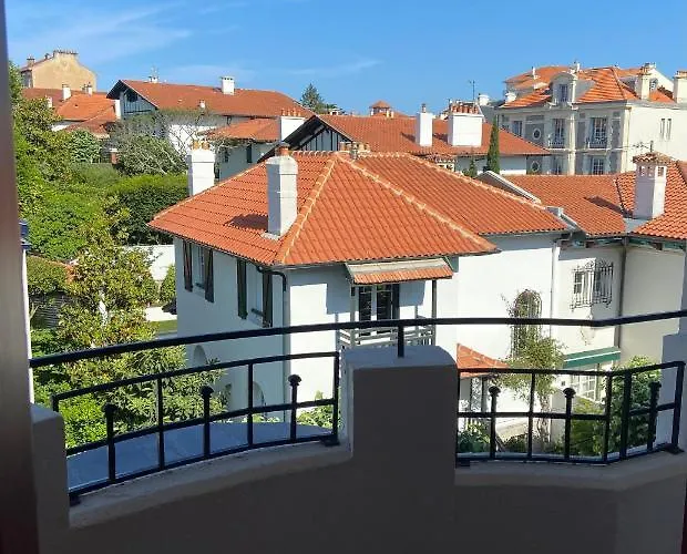 Apartman Exceptionnel 3 Pieces Art Deco En Dernier Etage Avec Garage Prive Centre