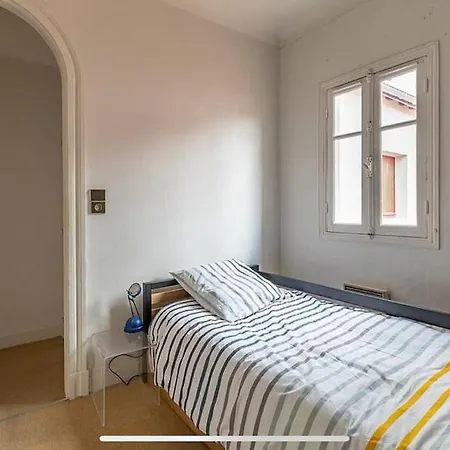 Appartement Exceptionnel 3 Pieces Art Deco En Dernier Etage Avec Garage Prive Centre *