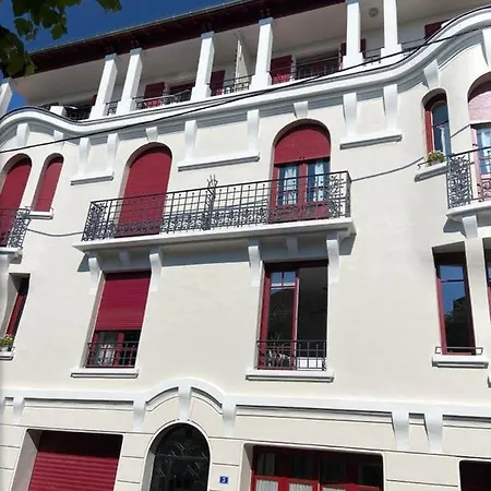 Exceptionnel 3 Pièces Art Déco En Dernier étage Avec Garage Privé Centre * Biarritz