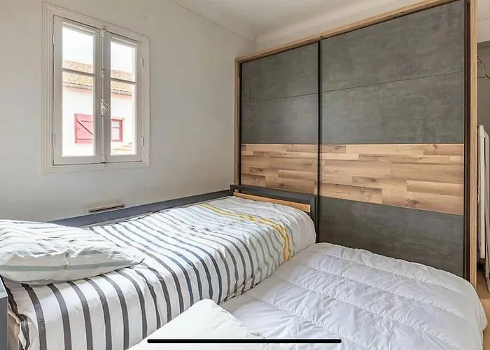 Apartment Exceptionnel 3 Pieces Art Deco En Dernier Etage Avec Garage Prive Centre