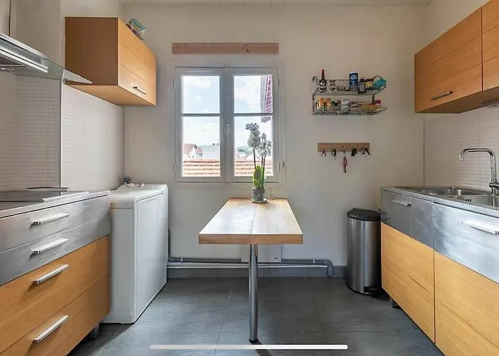 Apartment Exceptionnel 3 Pieces Art Deco En Dernier Etage Avec Garage Prive Centre Biarritz